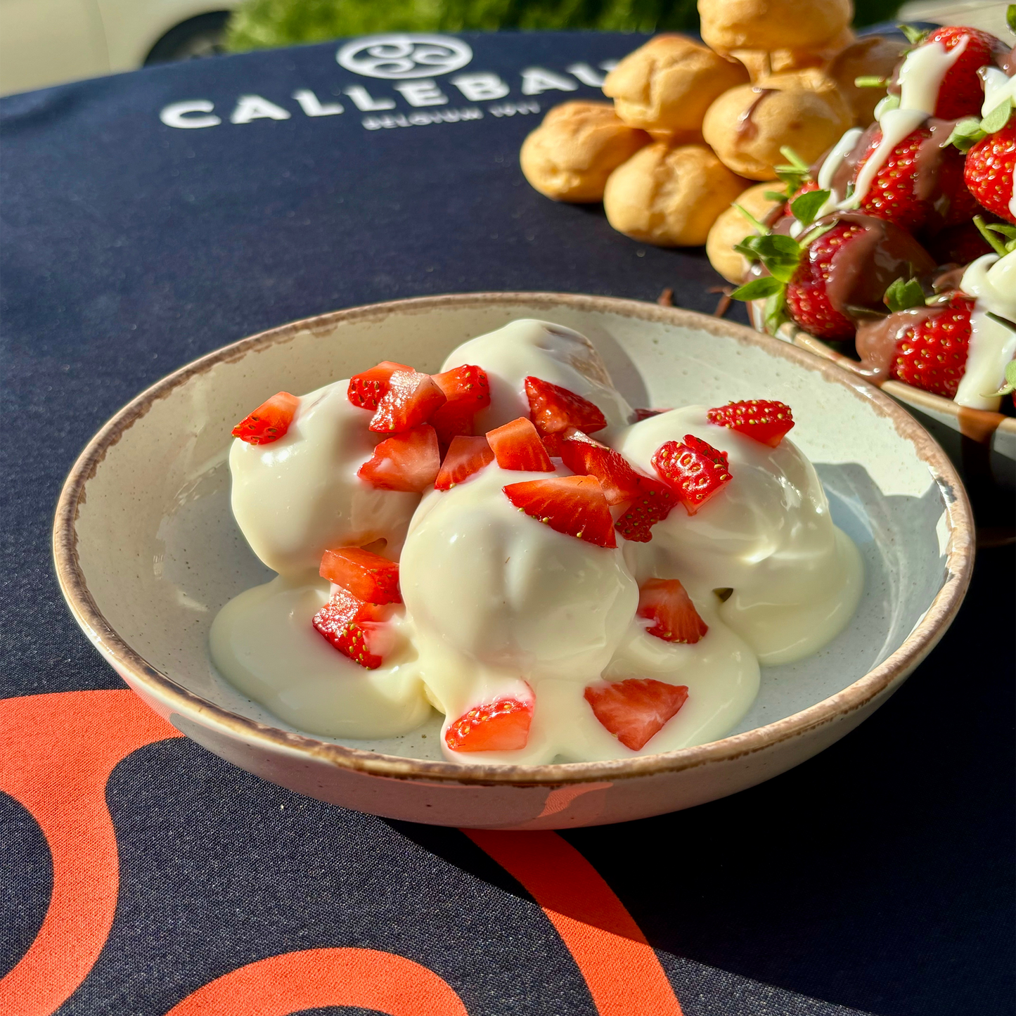 WEISSE SCHOKOLADE ERDBEEREN